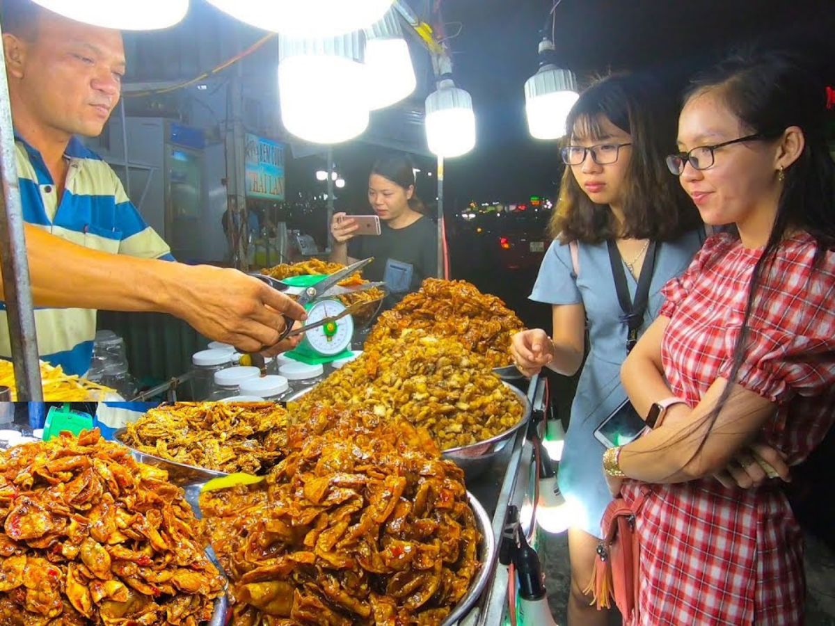 Vũng Tàu có nhiều điểm ăn đêm nhộn nhịp thu hút du khách và người dân địa phương