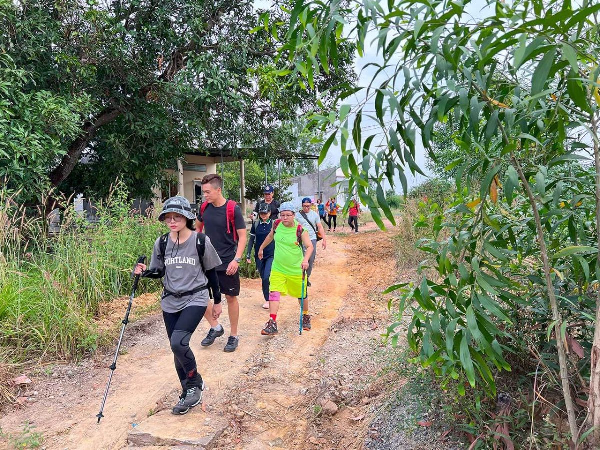 Du khách nên đi theo đoạn khi thực hiện trekking núi Thị Vải.