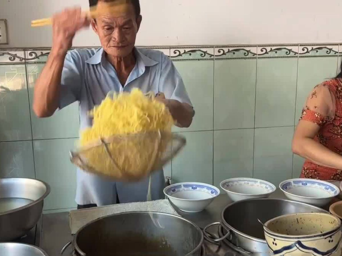 Quán mỳ thảy truyền thống lâu đời nhất tại Vũng Tàu với tuổi đời hơn 40 năm. (Nguồn: Sưu tầm)