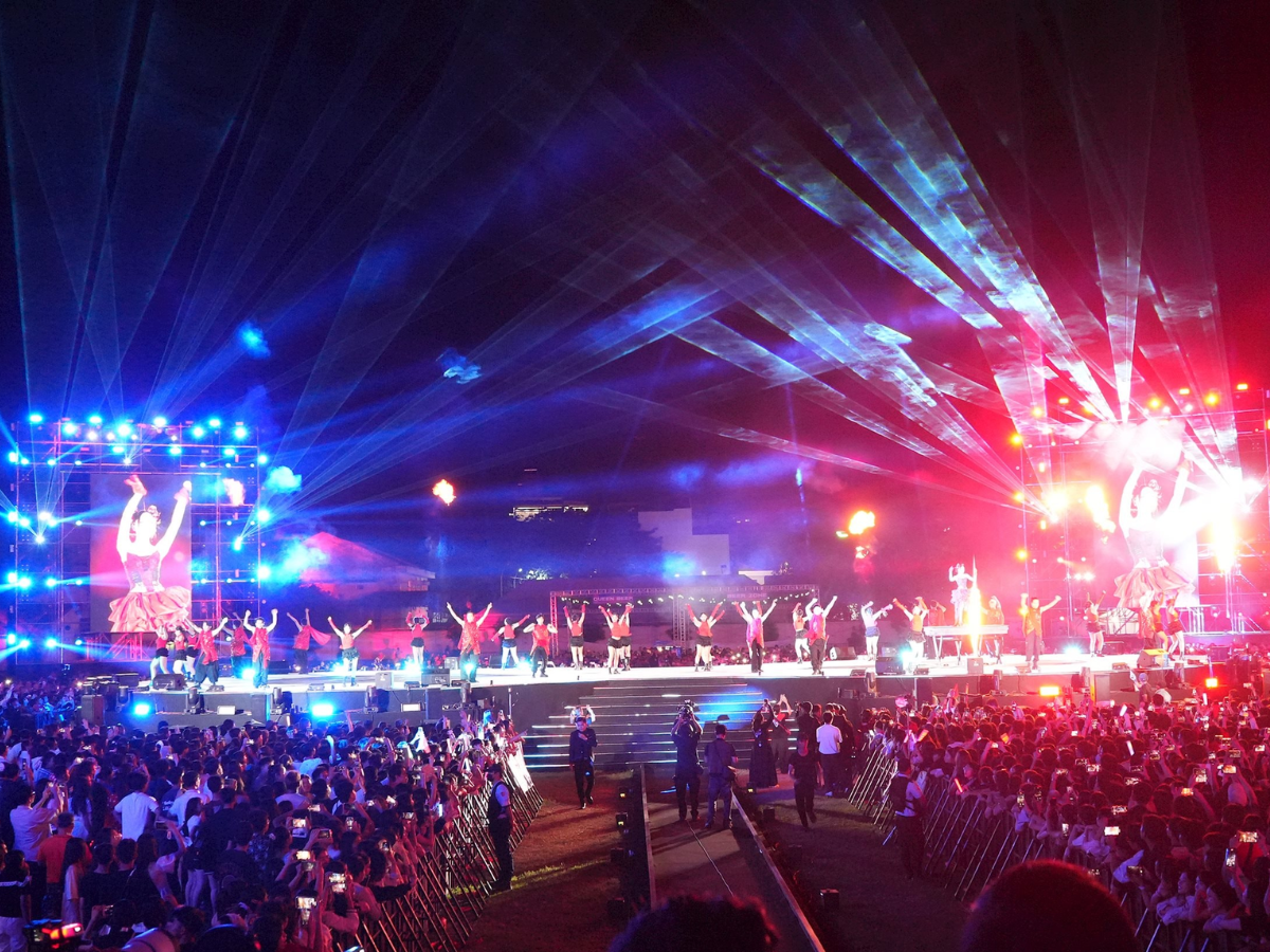 Check-in lễ hội Nghệ thuật Biển, tận hưởng mùa hè đầy sắc màu và cảm xúc