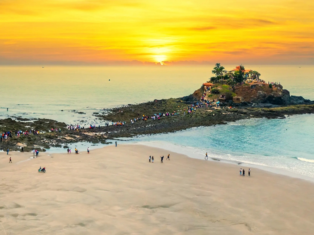 Biển Vũng Tàu khi hoàng hôn vừa thơ mộng vừa lãng mạn