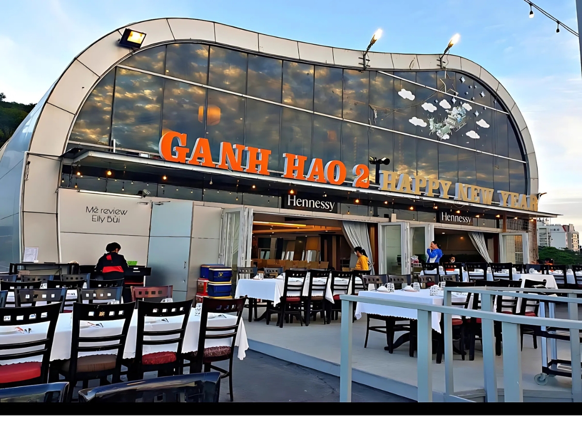 Thưởng thức hải sản trong không gian sang trọng của nhà hàng Gành Hào Thưởng thức hải sản trong không gian sang trọng của nhà hàng Gành Hào