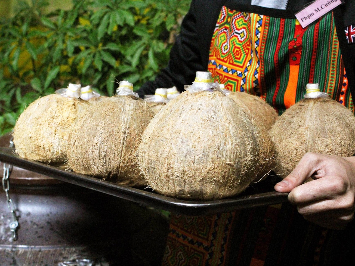 Rượu dừa giúp tôn lên hương vị của các món ăn khi kết hợp cùng