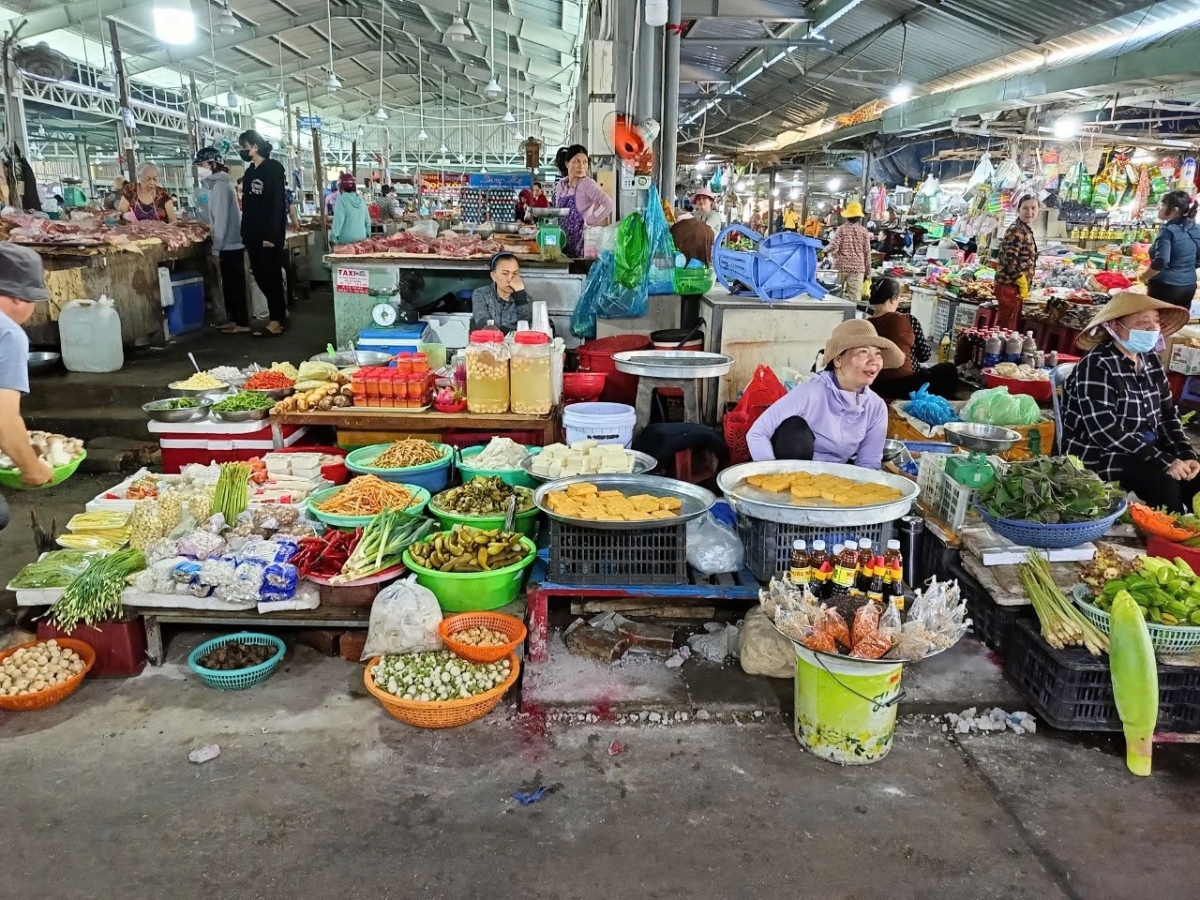 Chợ Long Hải nằm ở vị trí thuận lợi, dễ tìm, dễ di chuyển Chợ Long Hải nằm ở vị trí thuận lợi, dễ tìm, dễ di chuyển