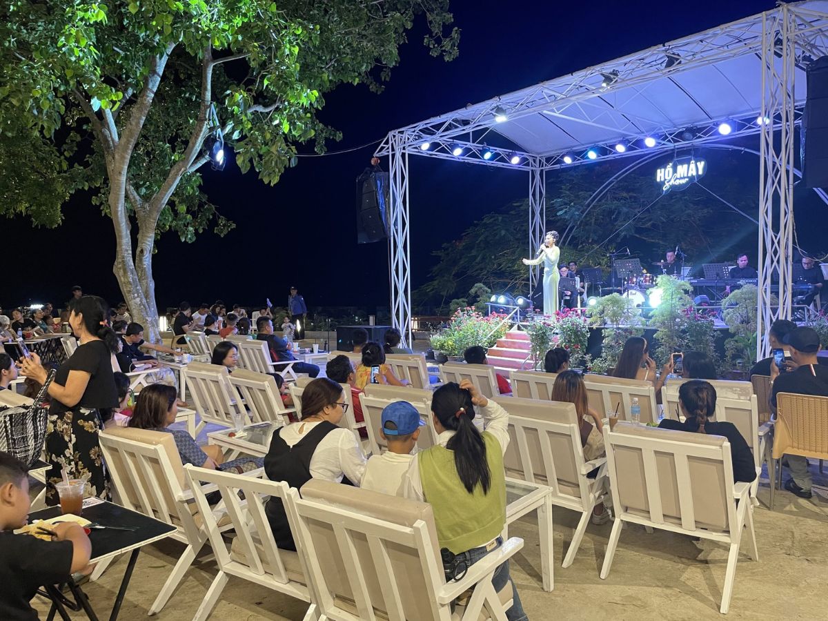 Thưởng thức âm nhạc tại khu du lịch Hồ Mây Vũng Tàu