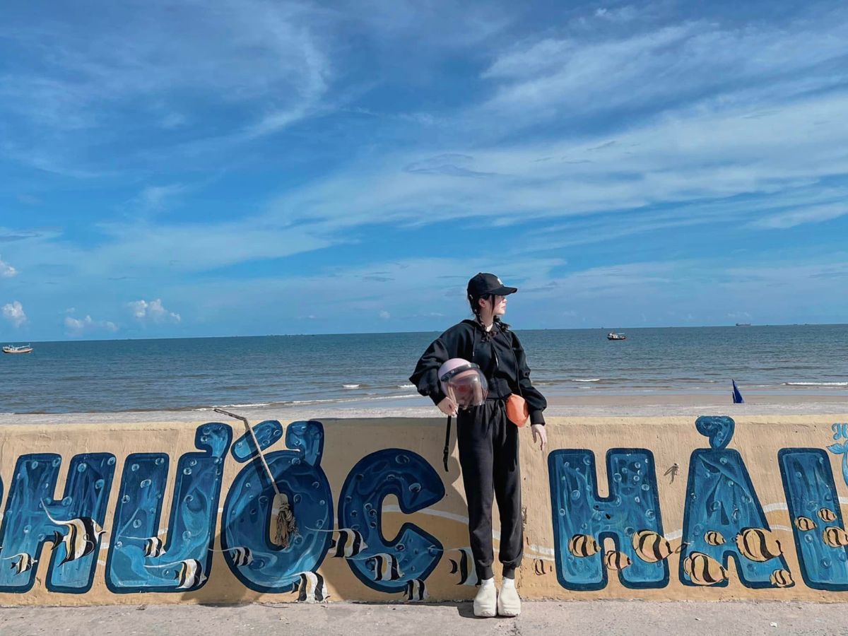 Lưu ý khi khám phá làng chài Phước Hải, du khách cần giữ gìn vệ sinh môi trường nơi đây. 