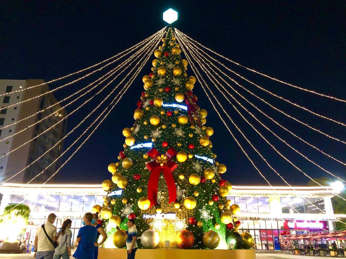 Giáng Sinh miền Nam không có không khí se lạnh nhưng vẫn rất nhộn nhịp, ấm cúng