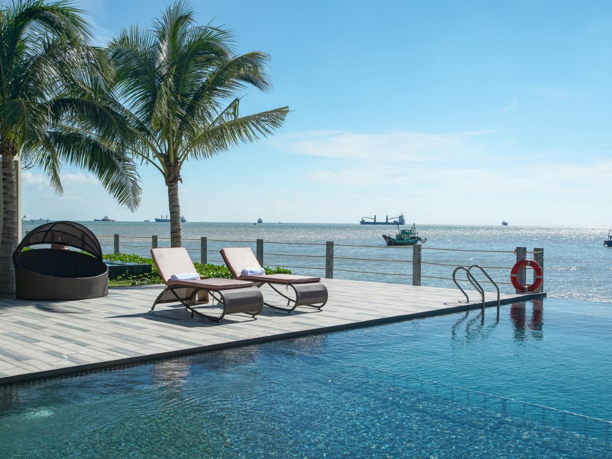 Thời tiết miền Nam thuận lợi, nhiều khu nghỉ dưỡng ven biển và cảnh đẹp thiên nhiên thu hút du khách dịp Tết Dương lịch