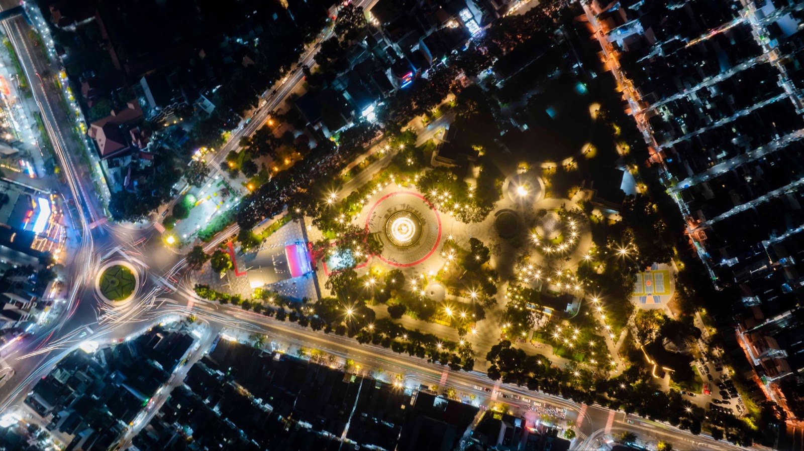 Công viên số 1 Lý Thái Tổ là một trong 9 dự án trọng điểm, hiện thực hóa định hướng đưa mảng xanh và không gian cộng đồng trở thành trọng tâm trong chiến lược phát triển siêu đô thị của TP.HCM giai đoạn mới