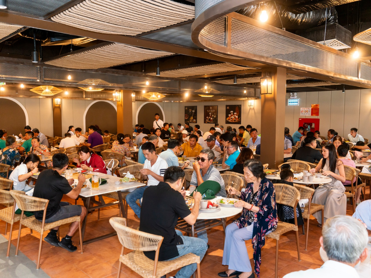 Nhà hàng Buffet Phố Chợ là điểm đến hợp lý cho du khách
